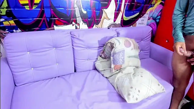 Snapshot of miacam-hot chatting on 11-10-25, 01:15 miacam-hot online show from 11-10-25, 01:15