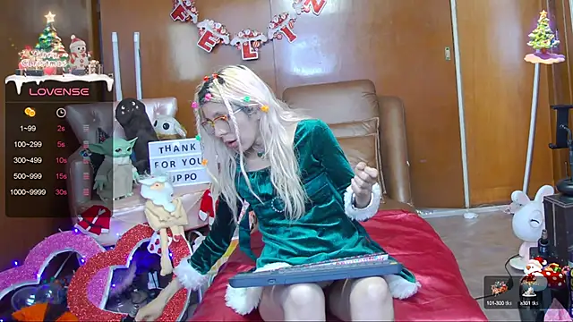 Skinygirl online show from 12-17-24, 10:11