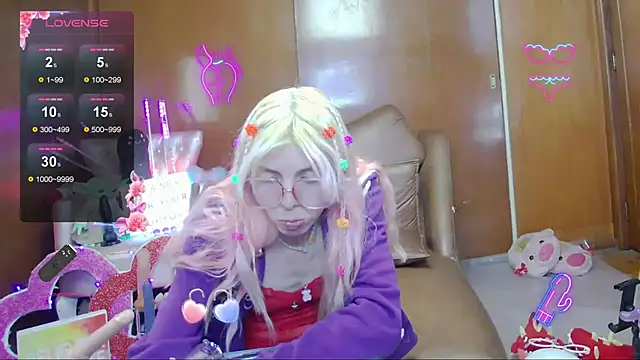 Skinygirl online show from 11-12-25, 12:44