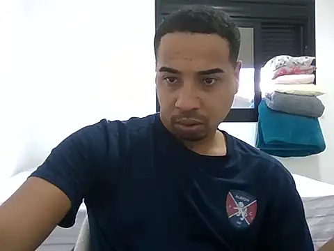 Snapshot of Juninho10c chatting on 11-01-25, 04:31 Juninho10c online show from 11-01-25, 04:31