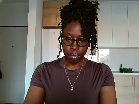 MadamIndigo online show from 04-18-26, 04:00