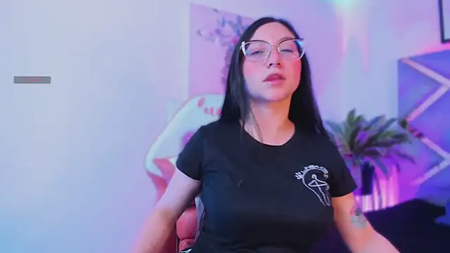 lucy neil online show from 11-07-25, 02:33