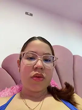 Snapshot of Lucyklein2022 chatting on 07-24-26, 01:53 Lucyklein2022 online show from 07-24-26, 01:53