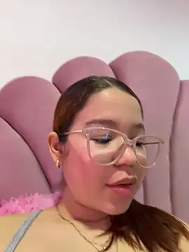 Snapshot of Lucyklein2022 chatting on 07-25-26, 02:03 Lucyklein2022 online show from 07-25-26, 02:03