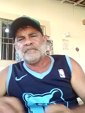 Snapshot of Peludo173317 chatting on 11-21-25, 07:34 Peludo173317 online show from 11-21-25, 07:34