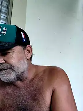 Snapshot of Peludo173317 chatting on 02-25-26, 06:28 Peludo173317 online show from 02-25-26, 06:28