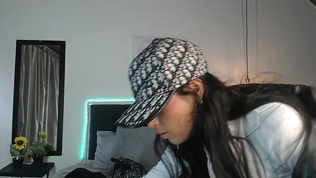 vaness weet online show from 01-04-25, 08:16