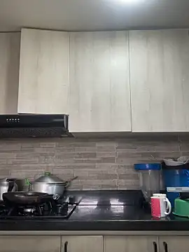 vaness weet online show from 01-05-25, 02:41