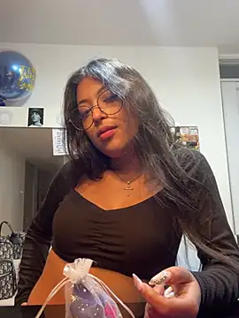 vaness weet online show from 01-08-25, 02:57