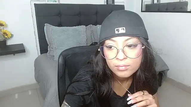 vaness weet online show from 09-15-25, 08:31