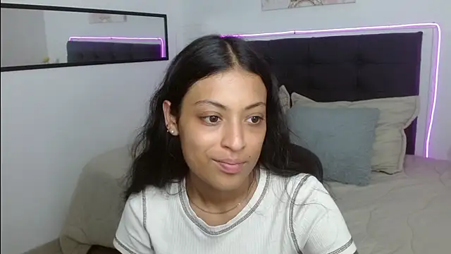 Snapshot of vaness_weet chatting on 04-18-26, 06:56 vaness weet online show from 04-18-26, 06:56