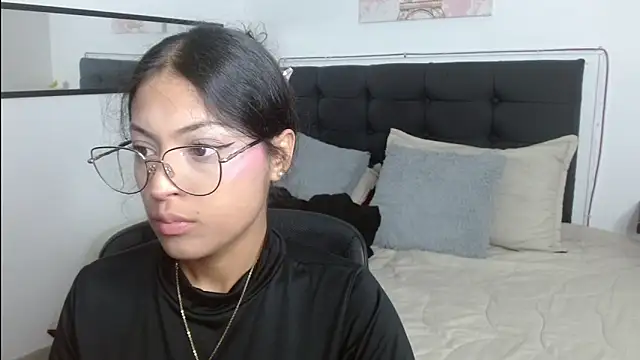 Snapshot of vaness_weet chatting on 04-26-26, 08:28 vaness weet online show from 04-26-26, 08:28