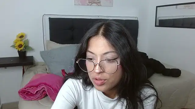 Snapshot of vaness_weet chatting on 04-28-26, 07:52 vaness weet online show from 04-28-26, 07:52