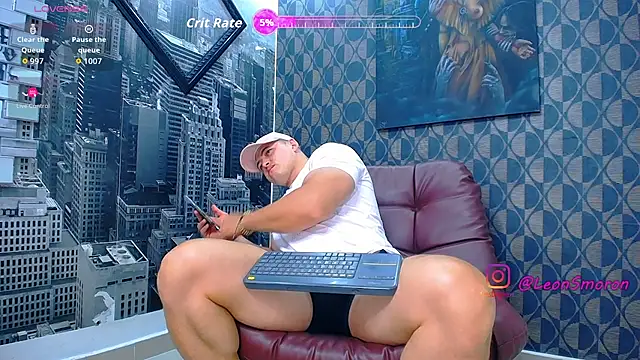 Snapshot of Leonsmoron chatting on 05-20-26, 02:51 Leonsmoron online show from 05-20-26, 02:51