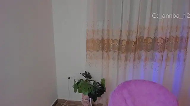 Snapshot of annie_barozzi chatting on 06-18-26, 02:43 annie barozzi online show from 06-18-26, 02:43