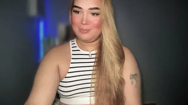 Snapshot of MissCataleyaxxx chatting on 09-15-25, 01:11 MissCataleyaxxx online show from 09-15-25, 01:11