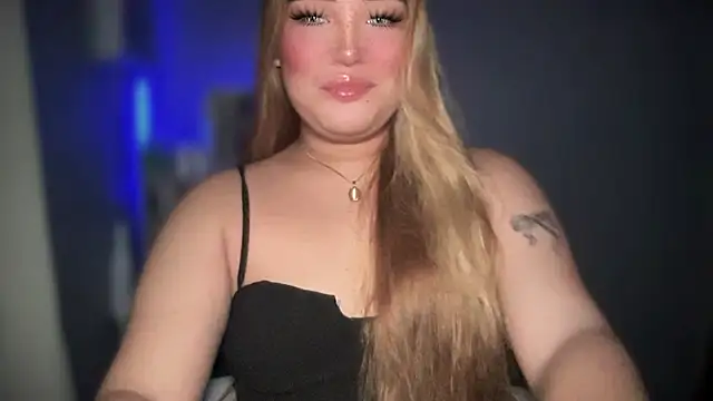 Snapshot of MissCataleyaxxx chatting on 09-19-25, 12:23 MissCataleyaxxx online show from 09-19-25, 12:23