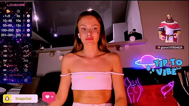 Snapshot of madina_taher chatting on 02-06-25, 10:32 madina taher online show from 02-06-25, 10:32