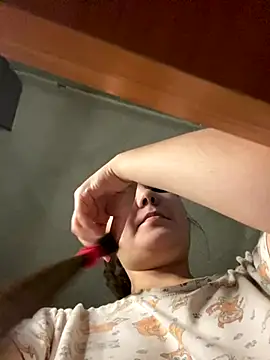 Var Kiss online show from 12-20-25, 04:58