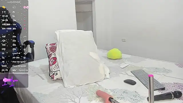 Snapshot of NAMIMAYERS2 chatting on 12-10-24, 04:27 NAMIMAYERS2 online show from 12-10-24, 04:27