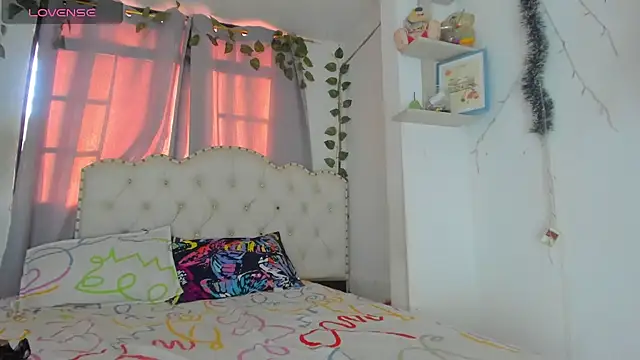 Snapshot of khalyn_jenner chatting on 09-23-25, 09:51 khalyn jenner online show from 09-23-25, 09:51