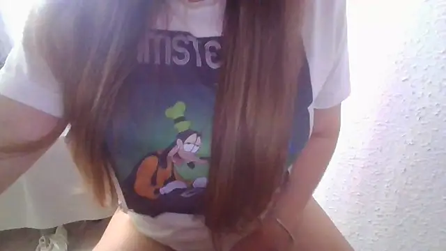 Snapshot of Sexymiss26 chatting on 12-14-24, 02:53 Sexymiss26 online show from 12-14-24, 02:53