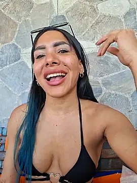 Snapshot of Doll_Loren chatting on 06-20-26, 04:54 Doll Loren online show from 06-20-26, 04:54