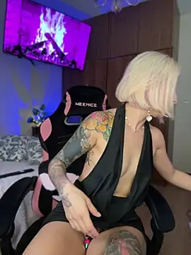 Cinamoonn online show from 05-19-26, 04:57