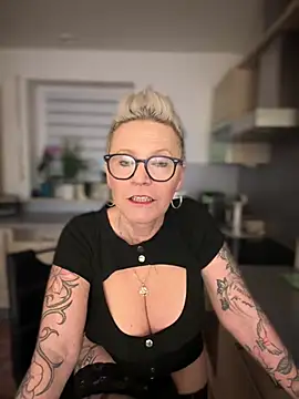 German Milf online show from 01-10-25, 01:41