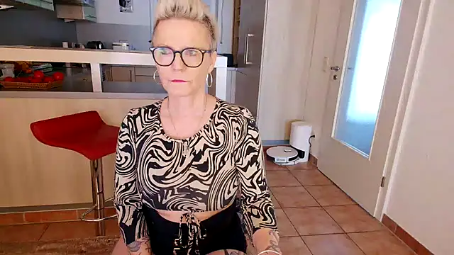 German Milf online show from 01-13-25, 01:39