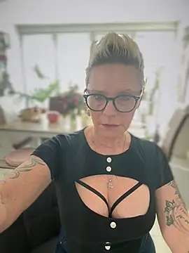 German Milf online show from 02-17-25, 01:32