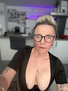 German Milf online show from 02-24-25, 02:04