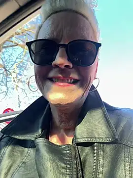 German Milf online show from 03-18-25, 04:04