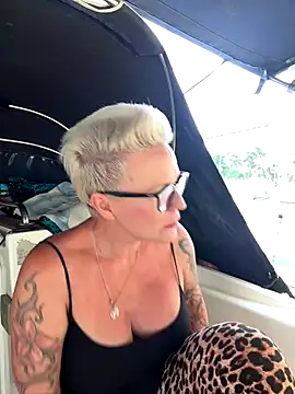 German Milf online show from 09-10-25, 10:15