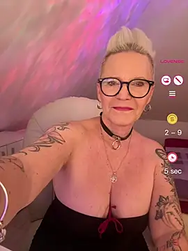 German Milf online show from 06-03-26, 12:52