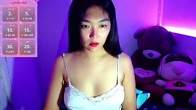 TR4NSCUTI3 online show from 10-24-25, 07:32