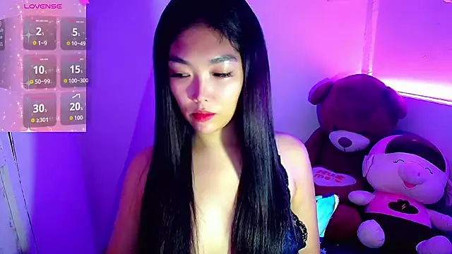 TR4NSCUTI3 online show from 10-27-25, 08:02