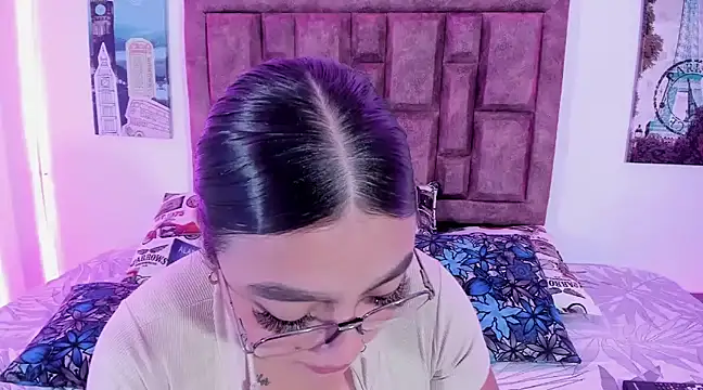 Snapshot of NaughtyAnaa chatting on 01-10-25, 02:46 NaughtyAnaa online show from 01-10-25, 02:46