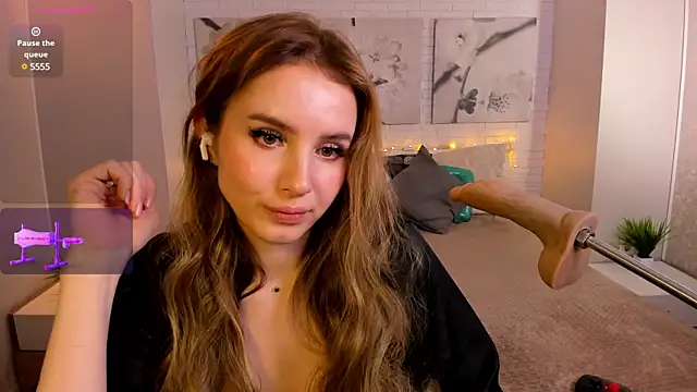 Snapshot of Betty_June chatting on 02-15-25, 09:59 Betty June online show from 02-15-25, 09:59