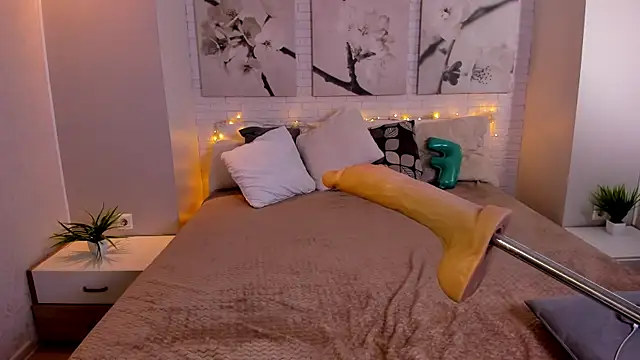 Snapshot of Betty_June chatting on 02-17-25, 12:10 Betty June online show from 02-17-25, 12:10