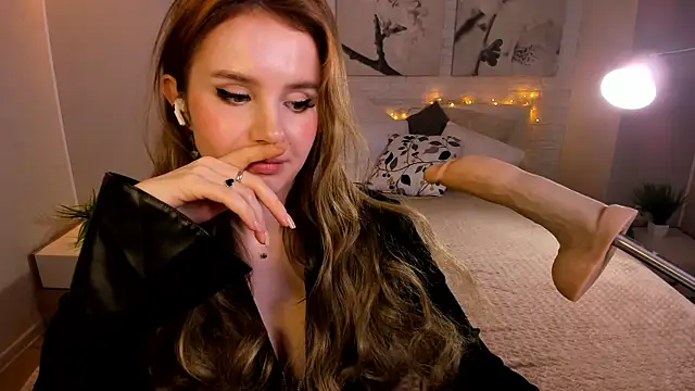 Snapshot of Betty_June chatting on 02-21-25, 12:05 Betty June online show from 02-21-25, 12:05