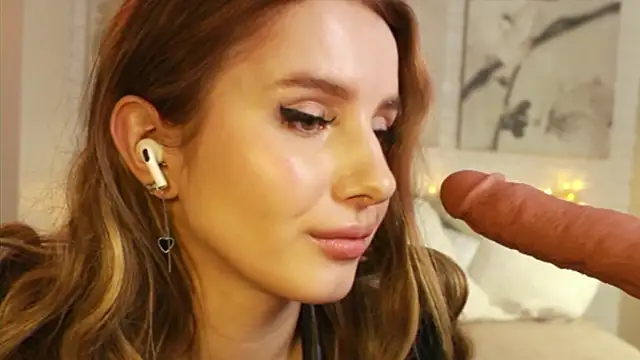 Snapshot of Betty_June chatting on 02-24-25, 12:20 Betty June online show from 02-24-25, 12:20