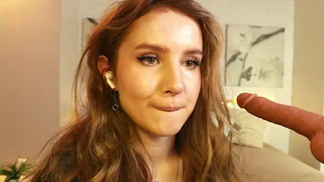 Snapshot of Betty_June chatting on 03-02-25, 09:01 Betty June online show from 03-02-25, 09:01