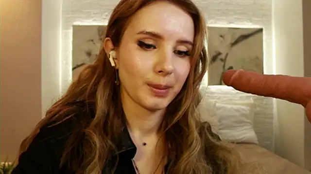 Snapshot of Betty_June chatting on 03-11-25, 11:59 Betty June online show from 03-11-25, 11:59