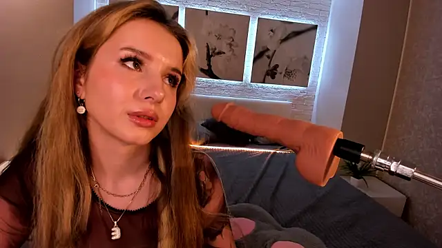 Snapshot of Betty_June chatting on 10-03-25, 08:50 Betty June online show from 10-03-25, 08:50