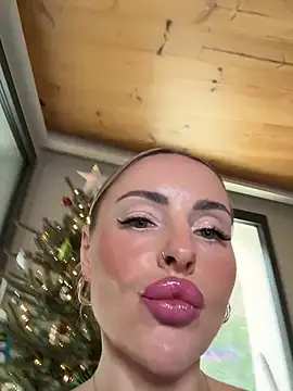 EmaSalis online show from 12-15-25, 10:41