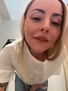 Snapshot of EmaSalis chatting on 02-03-26, 11:48 EmaSalis online show from 02-03-26, 11:48