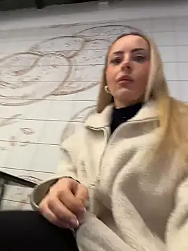 Snapshot of EmaSalis chatting on 02-05-26, 08:19 EmaSalis online show from 02-05-26, 08:19