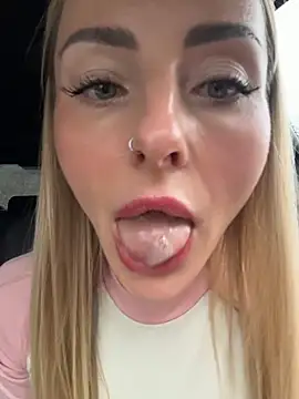 Snapshot of EmaSalis chatting on 02-13-26, 07:59 EmaSalis online show from 02-13-26, 07:59