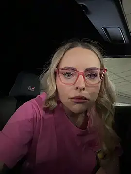 Snapshot of EmaSalis chatting on 02-18-26, 10:00 EmaSalis online show from 02-18-26, 10:00